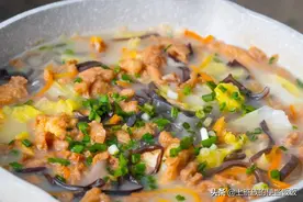 家里的剩白菜不要丢，做成一锅炖，营养又美味图片