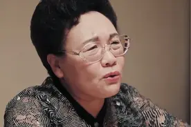 秦昊赞美爸妈40年的婚姻从不秀恩爱，老妈一句话让人担忧图片