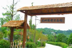 野炊烤鱼、烤全羊，真人CS、打靶、游船，璧山这家农庄超好玩图片
