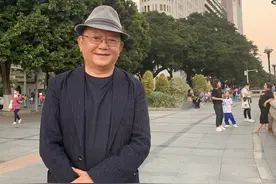 女儿做纽带，王刚与前妻杜小娟成亲人图片