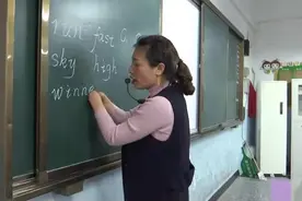 无手无脚坚守讲台十余年，四川这位老师，是学生们应该追的星图片