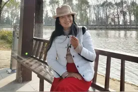 西安紫薇湖风景区，初冬秋末的季节，风景别样的美图片
