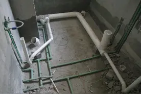 卫生间下沉式还是非下沉式好？听完老师傅介绍，幸好我家装对了图片