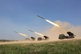 我军炮兵火力演示炫耀武力，或是打给印度人看，他们没有办法图片