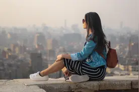 两性之间聊什么话题能增进感情？图片
