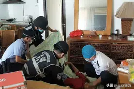 老人不慎摔倒茶几上被碎玻璃划伤三亚路管飞鹭联手送医救治获感谢图片