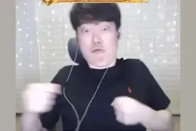 超神与超鬼模式来回切换 看Moon的比赛实在太费心脏了图片