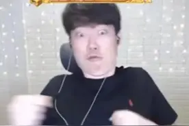 超神与超鬼模式来回切换 看Moon的比赛实在太费心脏了图片