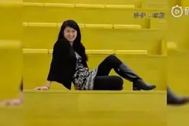 中国女婴被弃24年后亲妈泪崩忏悔。女儿答：没关系，扔了是好事！图片