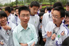 父亲得意发文“儿子高考估分710，9月清华见”，为何被网友泼冷水图片