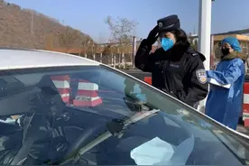 #抗击疫情公安在行动#警营巾帼 抗疫逆行中的铿锵玫瑰图片