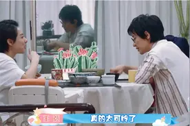 陌生男子给幼儿园小孩发糖，结果全部排队跟着走……图片