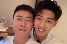 德云社团综低调上线，岳云鹏沦为配角，老郭想捧谁太明显图片