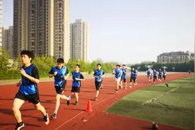 体育中考怎么考？镇江市区中考体育考试开考，快来一睹考生的风采图片
