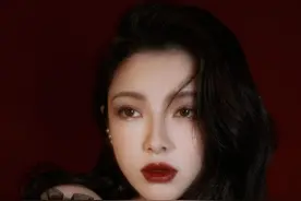 人来又人往，玫瑰色花香，已悄悄成为过往图片