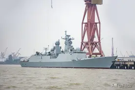 国产首艘054AP即将交付，巴方下血本配置豪华，用上1130万发炮图片