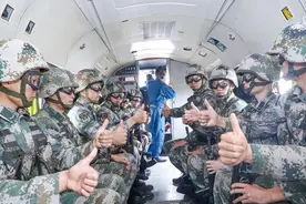 尖兵天降！直击第71集团军“临汾旅”机降突击演练现场图片