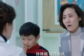 喜欢“啃指甲”的孩子，长大后多半要面临这3种结局，家长别大意图片