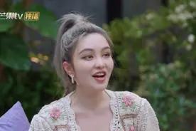 挥别罗志祥，周扬青恋上好利来太子，身价25亿，头发染成金色图片
