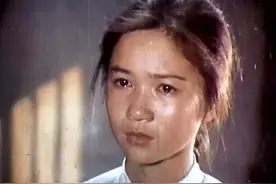 她要不是太性感，冷面毒舌还真轮不上易立竞图片