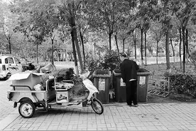 “爸妈捡废品”引发的“家庭战争”图片