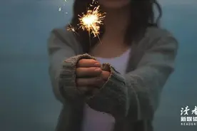 “爬完泰山回来，我们就离婚吧”图片