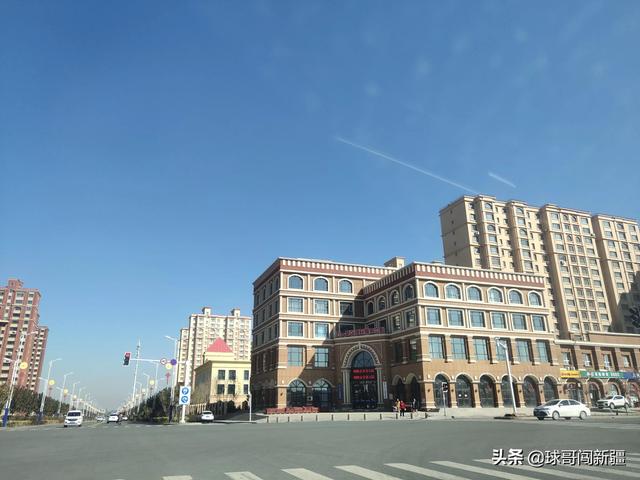 兵团打造的现代化新城，介于乌鲁木齐与昌吉之间，可容纳百万人口