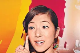 曾经的“高产”影视女演员，男友绯闻不断，如今52岁却仍单身图片