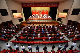 叶文平当选南平市延平区人民政府区长图片