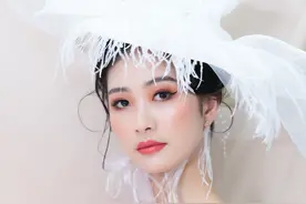 2019-07-08 白色新娘妆面图片