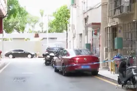 “3岁女童被遗忘在自家车里身亡”细节曝光：喝光车内3瓶水，最先想起找人的是哥哥图片
