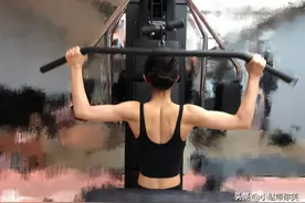 羡慕她的腰！赵丽颖久违营业晒健身照肌肉线条超优越图片