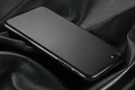 简约时尚iPhone 8手机壳，彰显你独特品位气质图片