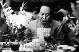 1952年彭德怀从朝鲜回国前，点名要见洪学智，洪学智：诺言不要忘图片