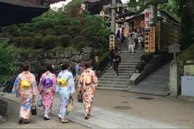 日本民众：为何中国不用电线杆，非用昂贵的地下电缆？羡慕中国人图片