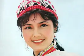 66岁姜黎黎：凭《红牡丹》大火，曾身患肿瘤，今幸福得让人眼红图片
