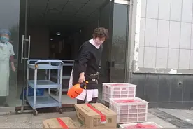 注特殊群体·民政在行动(九)|淄川留仙湖养生中心一线工作人员冲到最前边，做到最实处图片