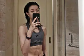 颜值太高！艺术体操运动员刘鑫超会穿搭图片