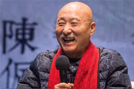 陈佩斯两孙女真可爱，祖孙三代共用一张脸，网友：基因太强大图片