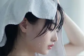 【每日美图08】穿着运动短裤的超级清纯美女图片