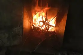 重返人间柴火灶图片