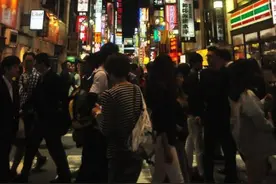 嫁入日本梨园的“完美人妻”：每日只睡4h，丈夫偷食要妻子道歉图片