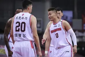 霸气！全华班八一打蒙广东，开局领先多达9分钟，阿联已面无表情图片