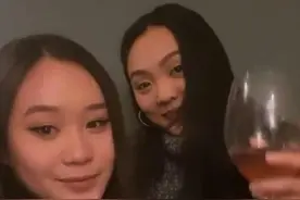 利智59岁生日，大女儿夸妈妈“冻龄美人”，曝母女关系不融洽图片