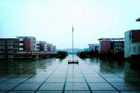 山东一中学老师性侵多名学生，手机中存有照片和视频，引人深思图片