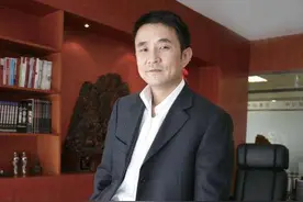 北京地产富豪王永红:欠债800亿外逃出国,只带走女星韩熙庭和70亿图片