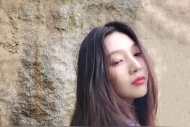 朴秀荣，韩国港风美女，颜值爆表，笑容清甜，满满的清纯少女感图片