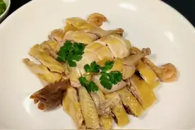 隔水蒸鸡怎样做到鲜美嫩滑？只需25分钟搞定，方法告诉你，太解馋图片