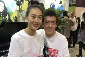 陈冠希：以前会跟很多女朋友吵架，但我最喜欢秦舒培，是我的女人图片