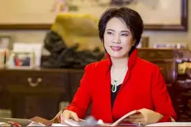 3年败光800亿，卖房还债！这个比董明珠都狠的女人，真的倒了？图片